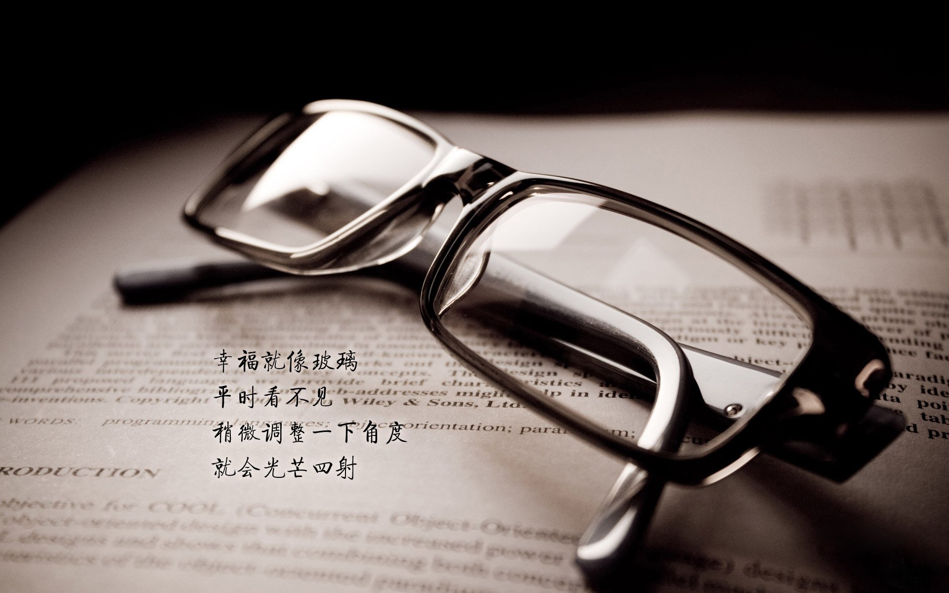 球迷见面会现场热情高涨加强俱乐部与粉丝联系，足球球迷见面会英文作文