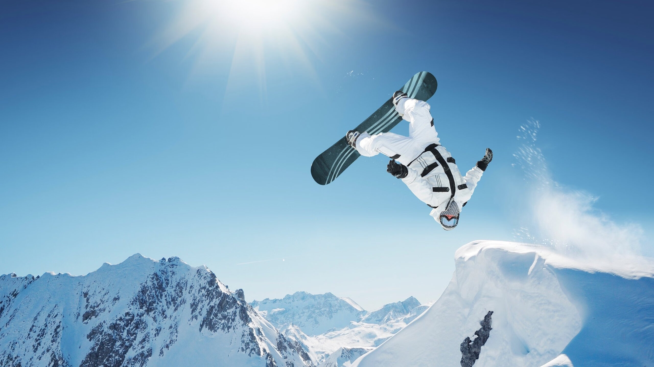 “西甲明星展现超凡技术，点燃赛场激情”，西甲大牌球星