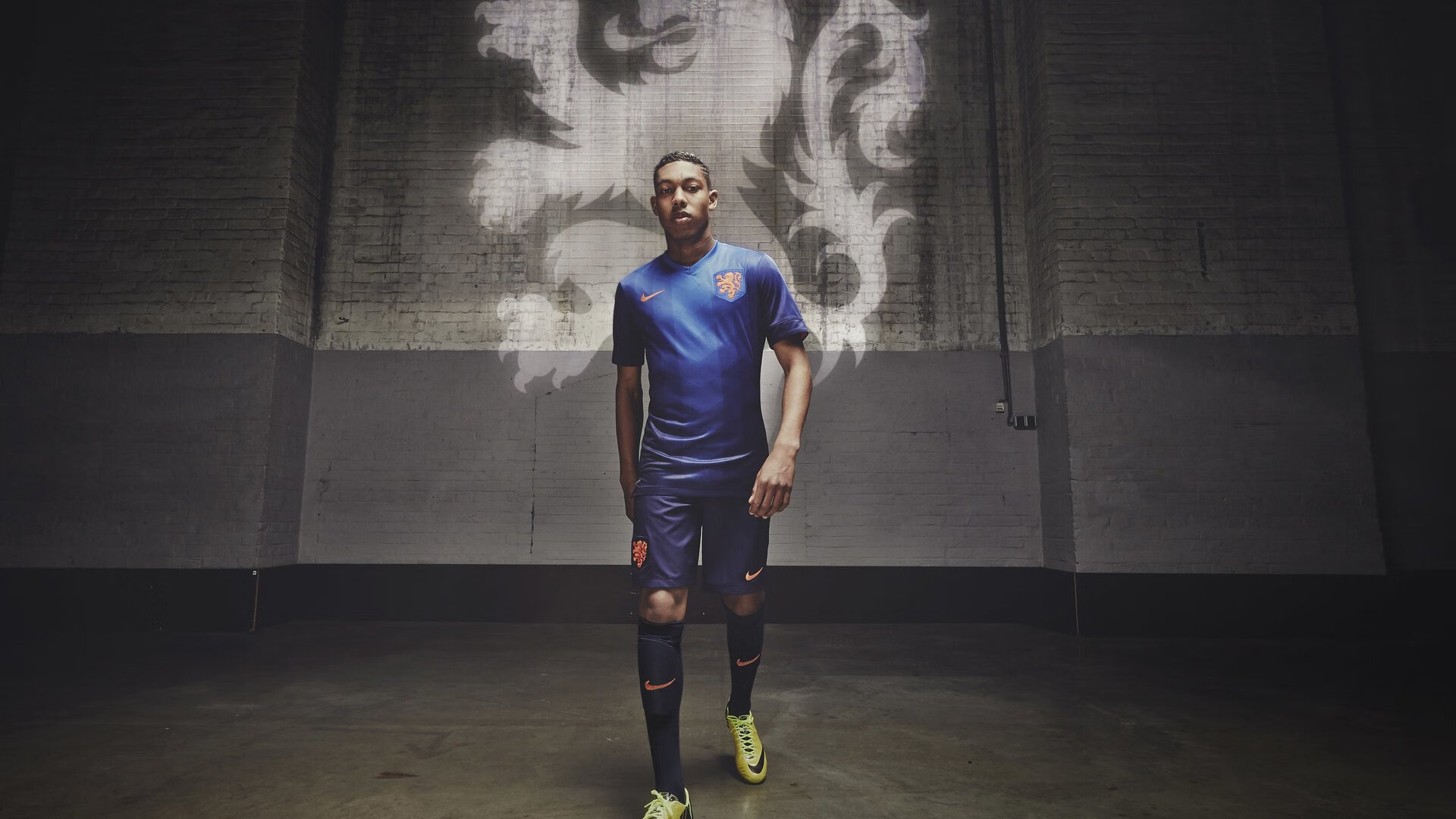 云端溜索体验：悬挂在天空的惊险快感