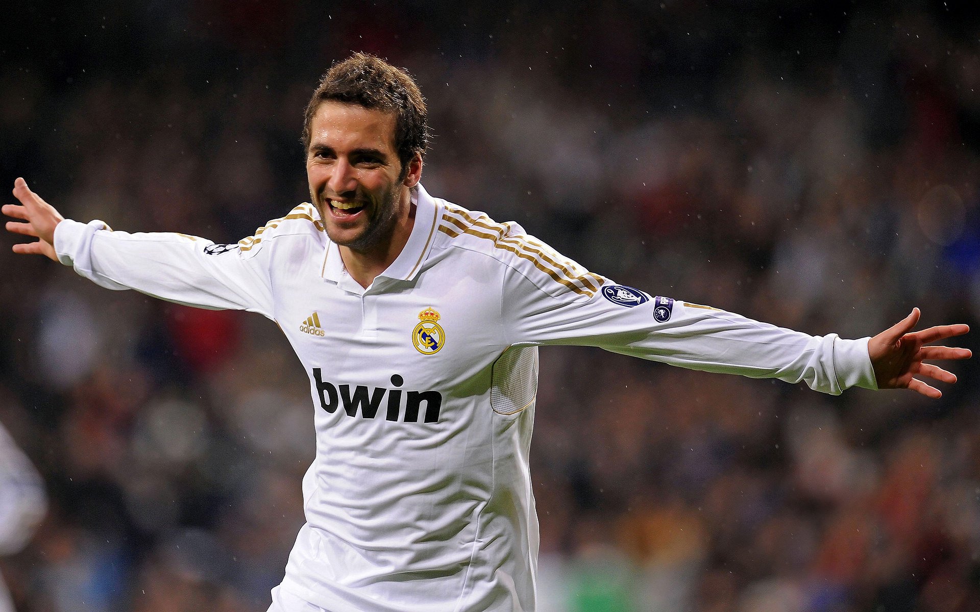 爱游戏app-拜仁的控球率超高，稳扎稳打逐步蚕食对手，拜仁水平