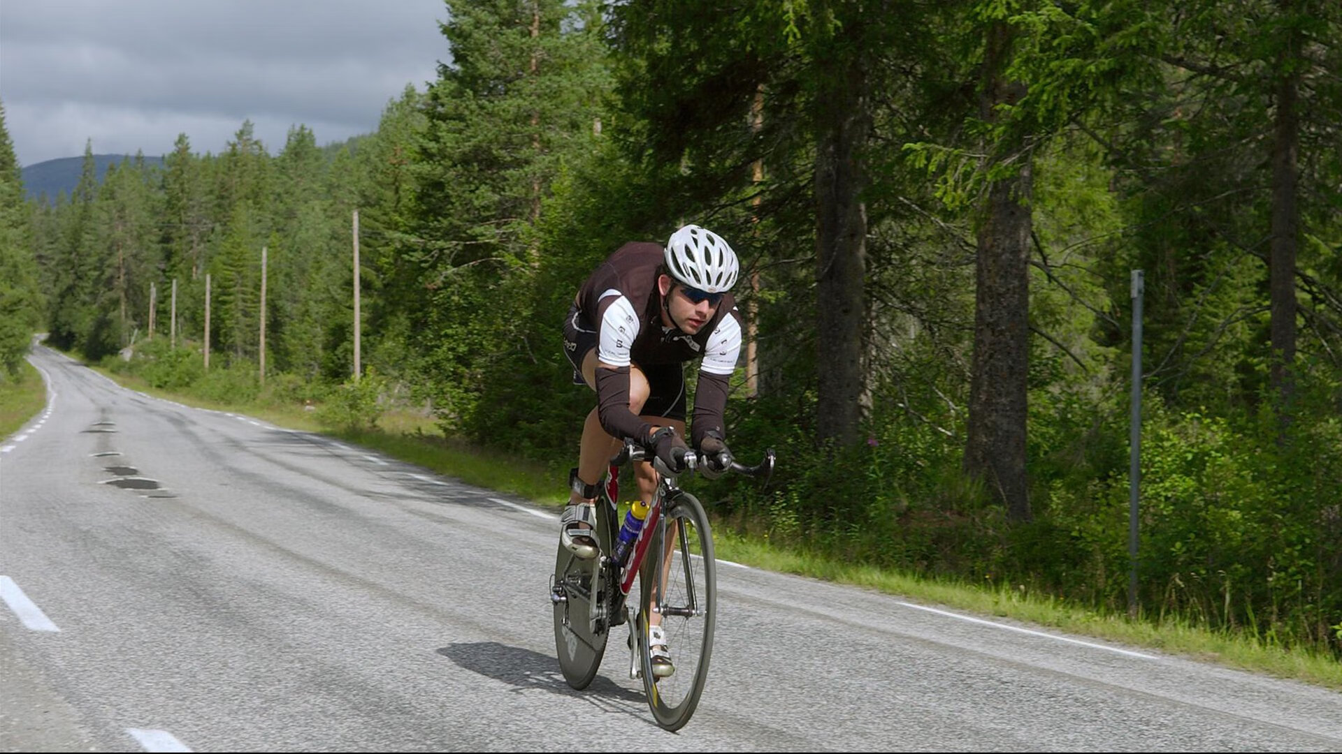 爱游戏在线登录-赛后专访：李明坦言“团队合作是获胜关键”，球员 李明